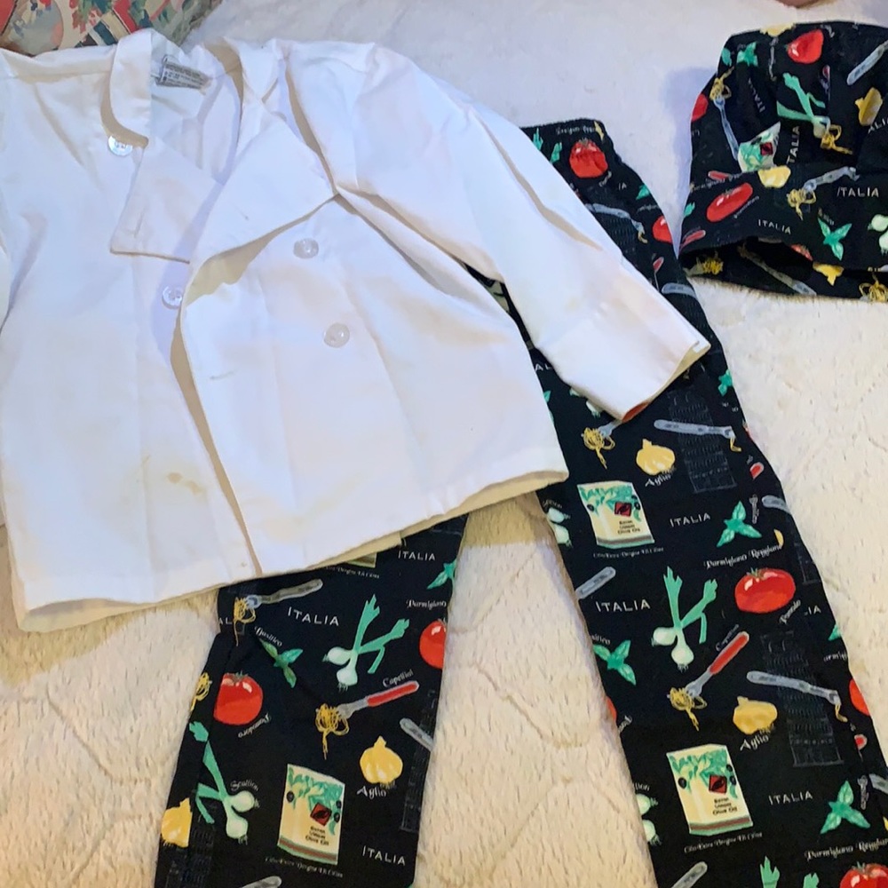 Kids chef outfit. Jacket, pants and hat to match. Kids x-small